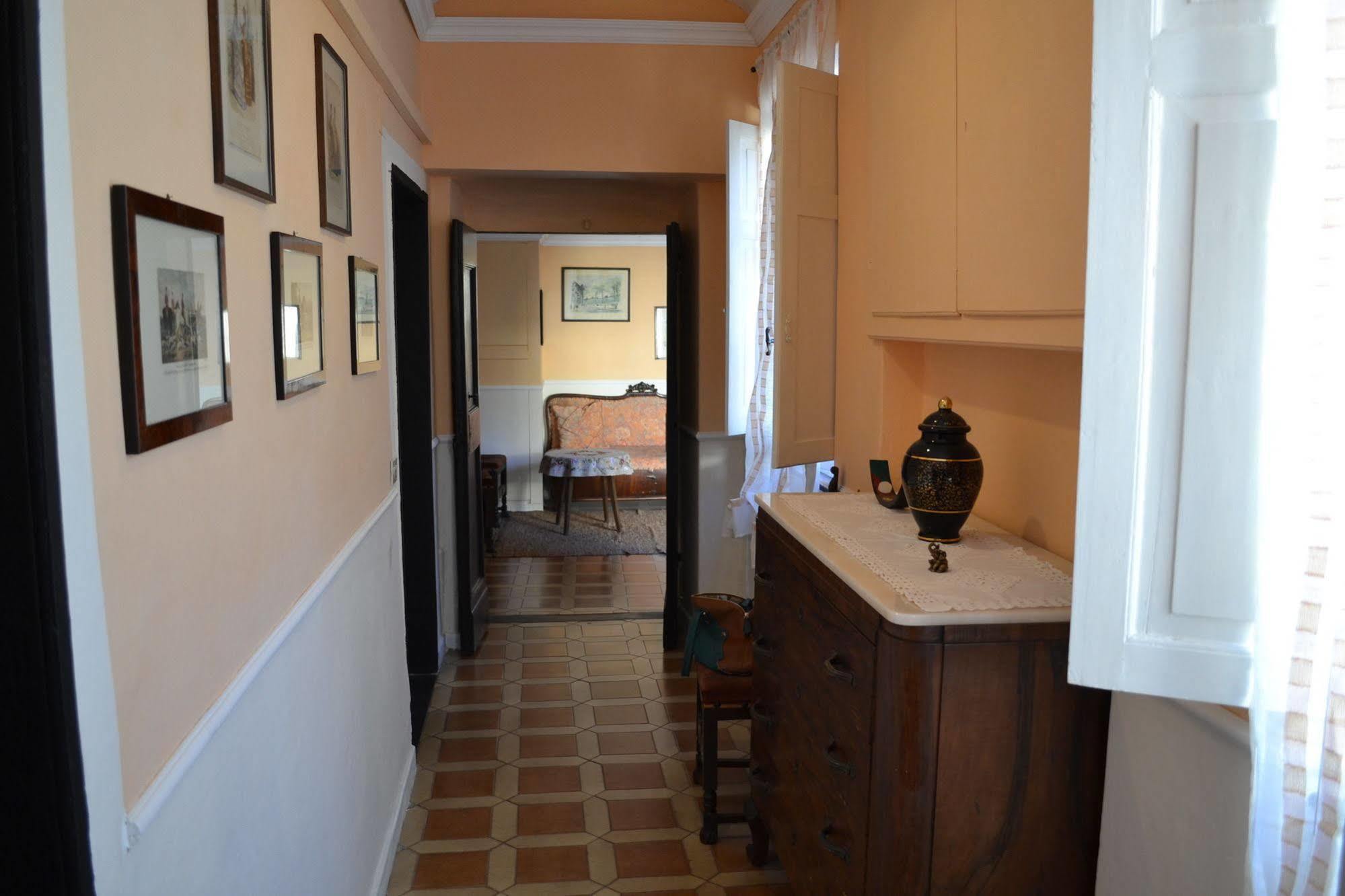 Corte Palazzo Picedi Benettini Sarzana Ngoại thất bức ảnh